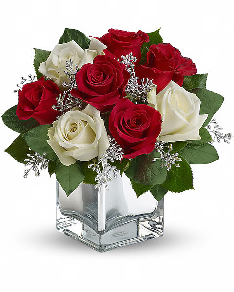 Teleflora's Snowy Night Bouquet